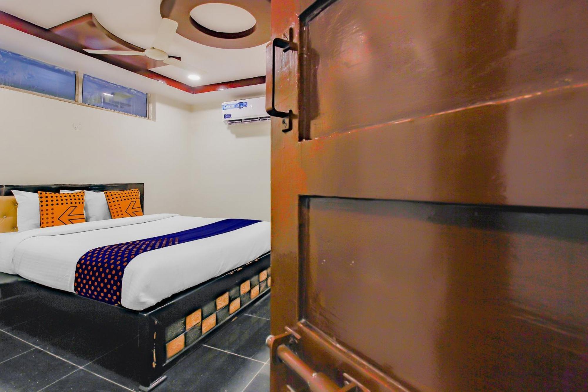 Spot On Hotel Grand Inn Warangal Exterior photo